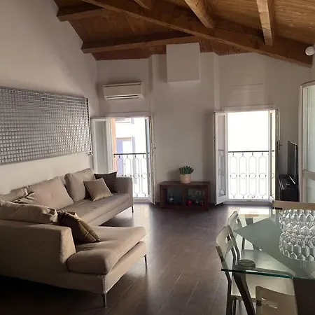 Elegante Torretta In Centro Apartment