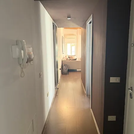 Elegante Torretta In Centro