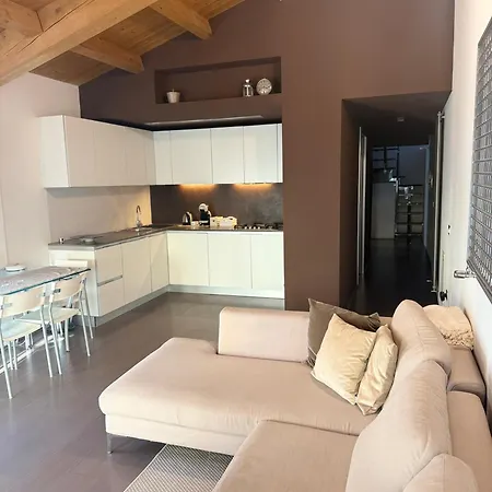 Elegante Torretta In Centro Faenza