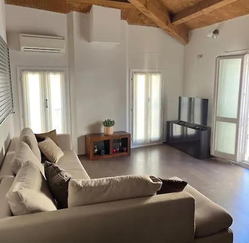 Elegante Torretta In Centro